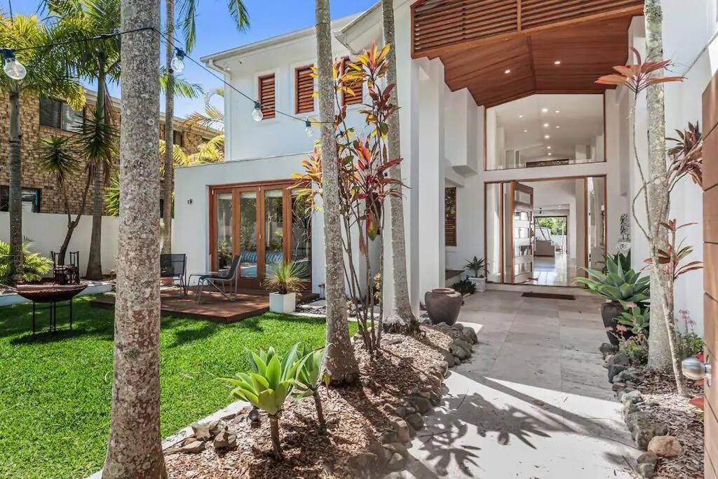 Luxurious, Tropical Haven, Mooloolaba- Moonda5 Villa Exterior photo