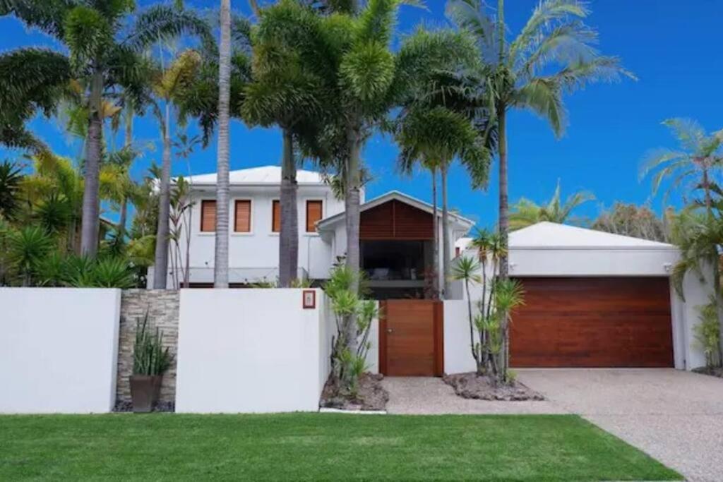 Luxurious, Tropical Haven, Mooloolaba- Moonda5 Villa Exterior photo